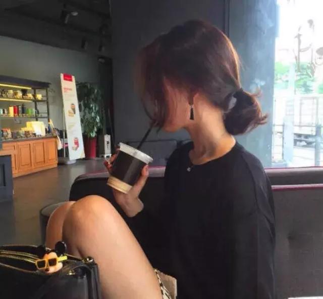 留言头像,白边,短发,斗森,iu,眼镜,逗比,蓝色,抽烟头像
